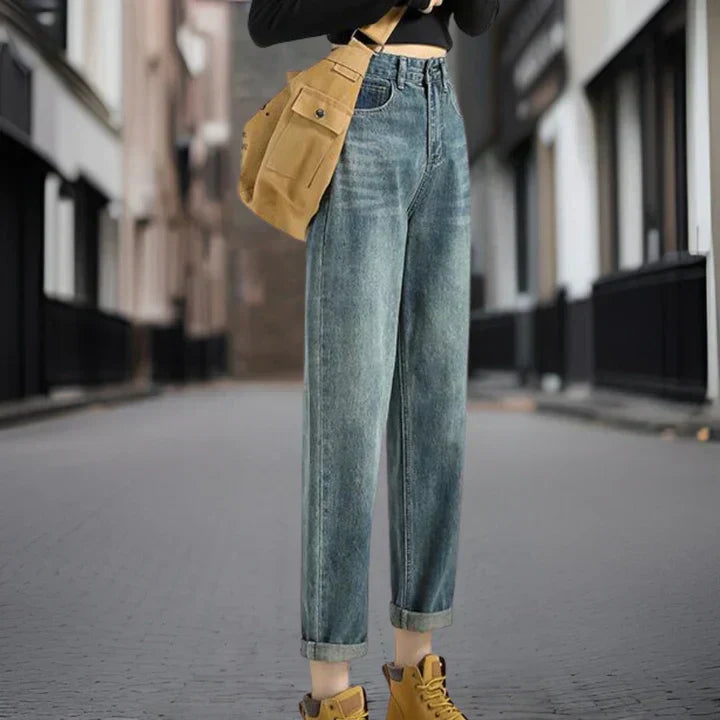 Astrid - High-Waisted Straight-Leg Jeans